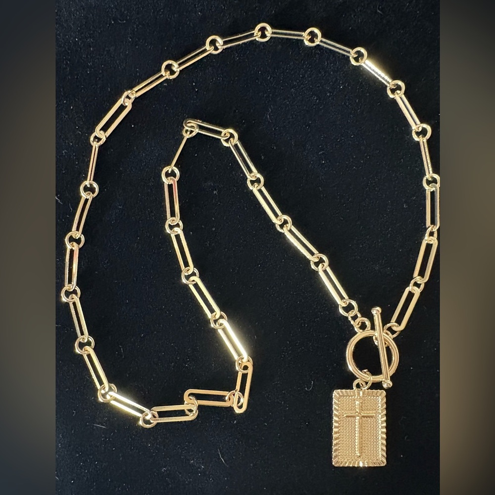 Gold Cross Pendant Paperclip Link Necklace NEW - Picture 5 of 8